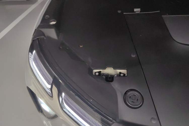 Used Nio ES6 2024 75 kWh Engine Bay Right