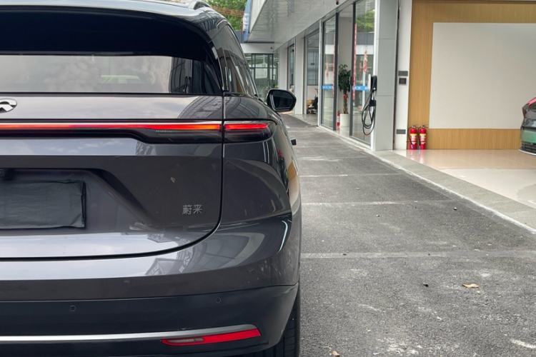 Used Nio ES6 2024 75 kWh Exterior 1