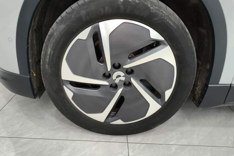 Used Nio ES6 2024 75 kWh Exterior 1