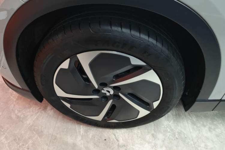 Used Nio ES6 2024 75 kWh Exterior 1