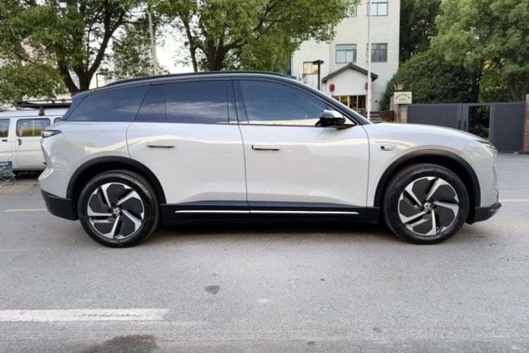 Used Nio ES6 2024 75 kWh Exterior 1