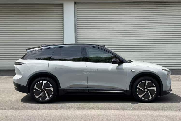 Used Nio ES6 2024 75 kWh Exterior 2
