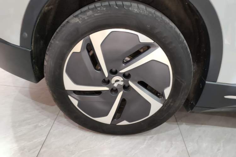 Used Nio ES6 2024 75 kWh Exterior 2
