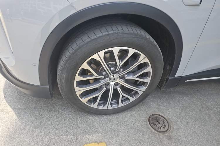 Used Nio ES6 2024 75 kWh Exterior 4
