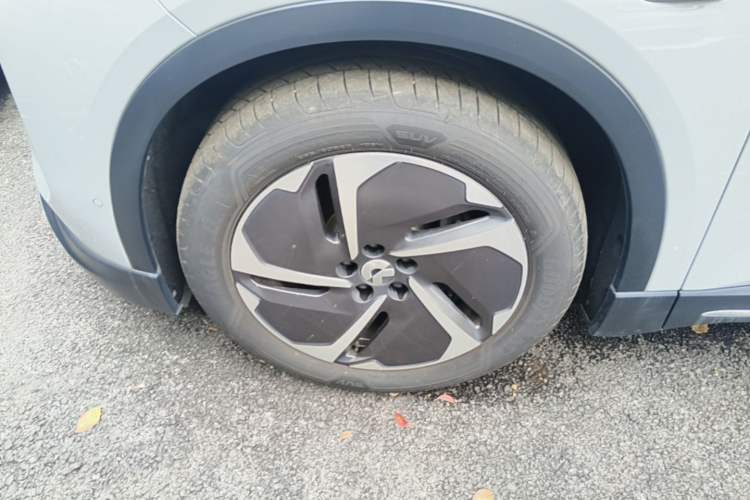 Used Nio ES6 2024 75 kWh Exterior 4