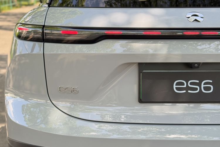 Used Nio ES6 2024 75 kWh Exterior 4