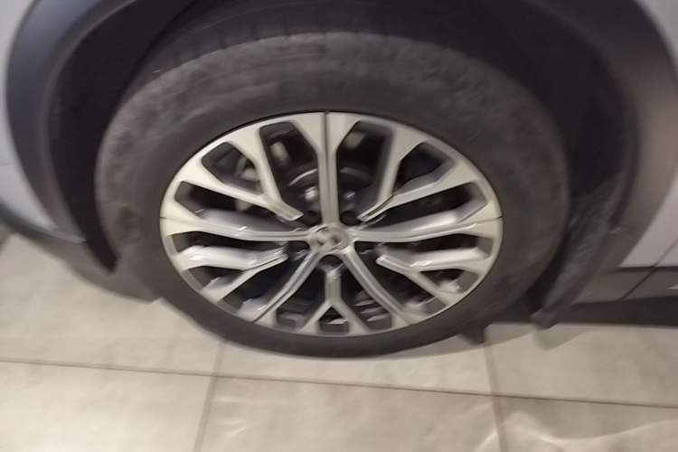 Used Nio ES6 2024 75 kWh Exterior 4