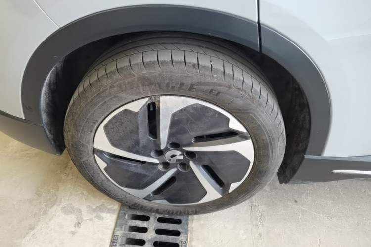 Used Nio ES6 2024 75 kWh Exterior 5