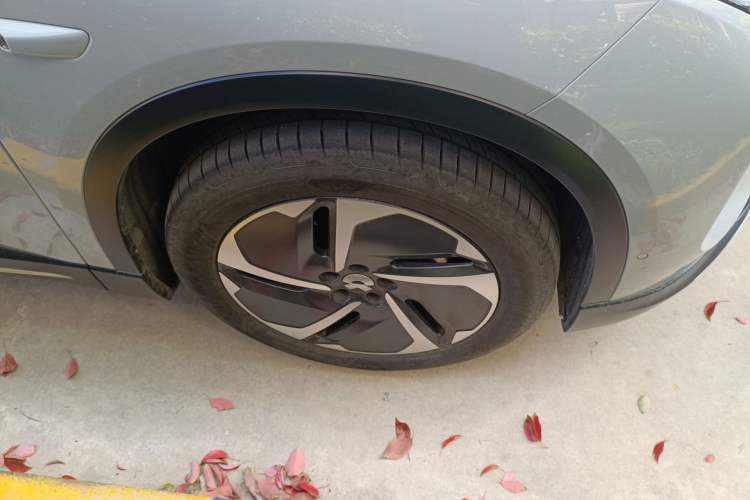 Used Nio ES6 2024 75 kWh Exterior 7