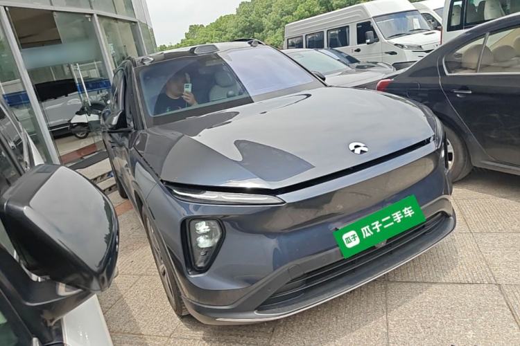 Used Nio ES6 2024 75 kWh Front Right 45 Deg