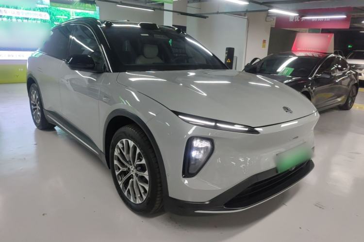 Used Nio ES6 2024 75 kWh Front Right 45 Deg