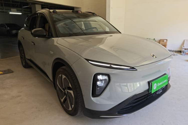 Used Nio ES6 2024 75 kWh Front Right 45 Deg