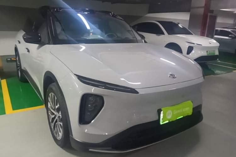 Used Nio ES6 2024 75 kWh Front Right 45 Deg