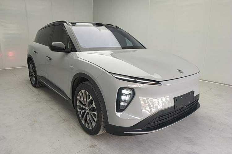 Used Nio ES6 2024 75 kWh Front Right 45 Deg
