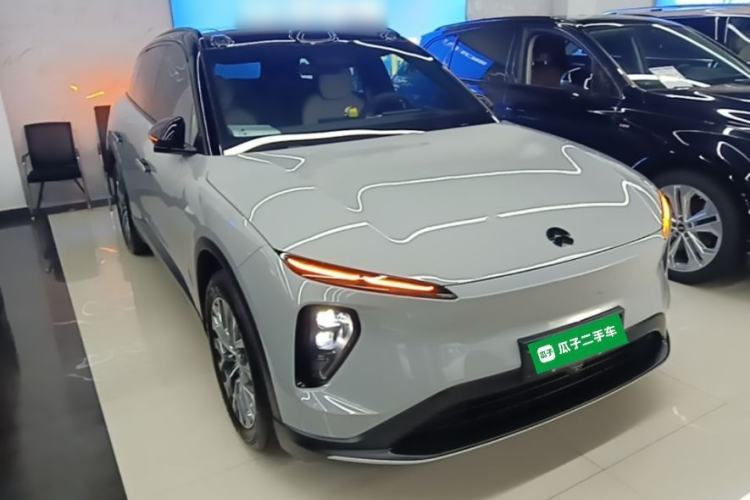Used Nio ES6 2024 75 kWh Front Right 45 Deg