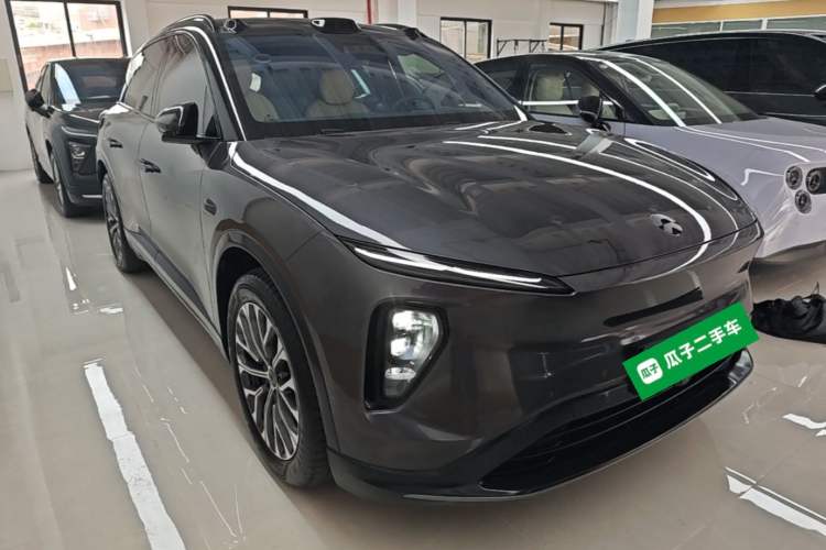 Used Nio ES6 2024 75 kWh Front Right 45 Deg
