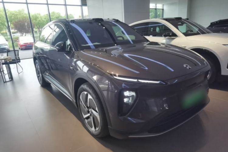 Used Nio ES6 2024 75 kWh Front Right 45 Deg