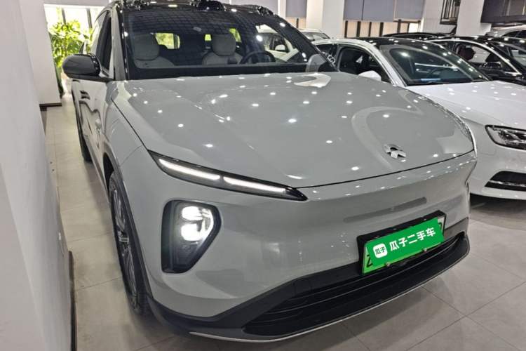 Used Nio ES6 2024 75 kWh Front Right 45 Deg