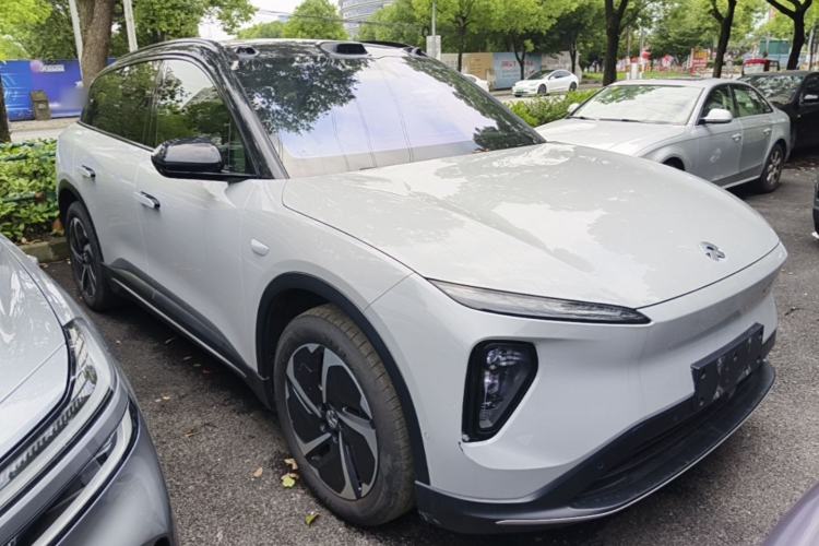 Used Nio ES6 2024 75 kWh Front Right 45 Deg