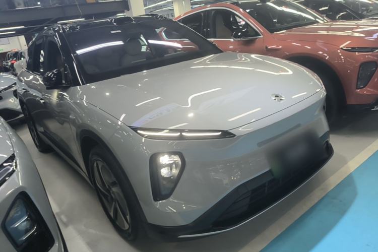 Used Nio ES6 2024 75 kWh Front Right 45 Deg