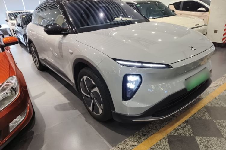 Used Nio ES6 2024 75 kWh Front Right 45 Deg