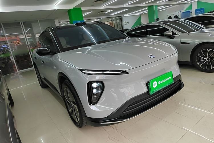 Used Nio ES6 2024 75 kWh Front Right 45 Deg