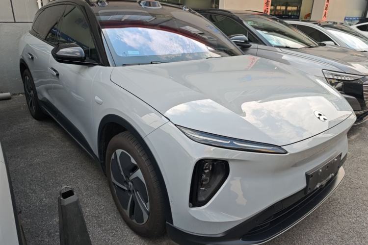 Used Nio ES6 2024 75 kWh Front Right 45 Deg
