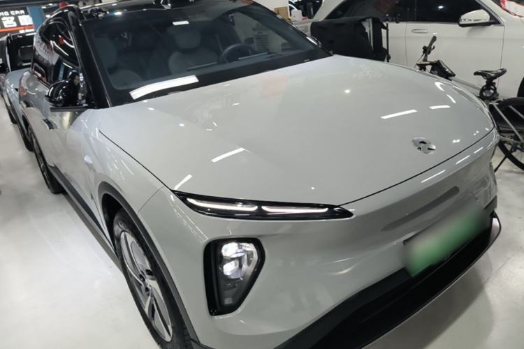 Used Nio ES6 2024 75 kWh Front Right 45 Deg