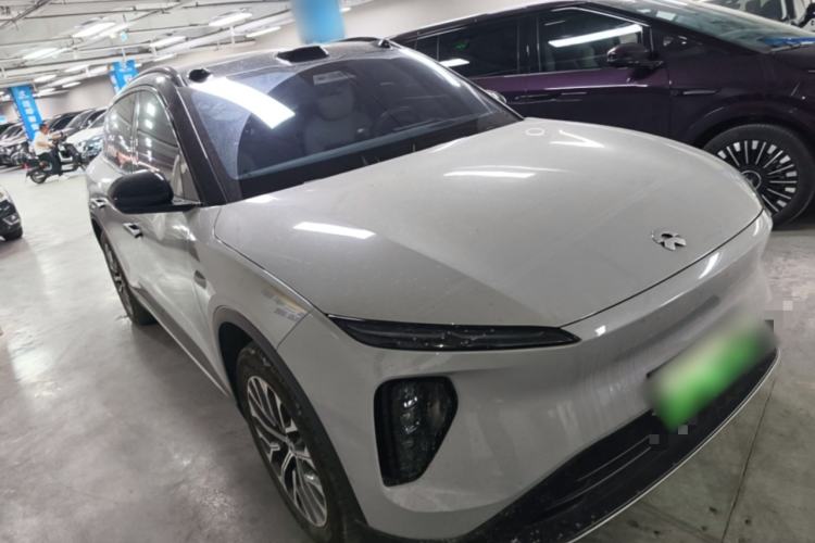 Used Nio ES6 2024 75 kWh Front Right 45 Deg