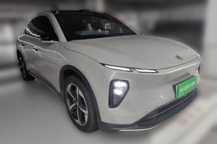 Used Nio ES6 2024 75 kWh Front Right 45 Deg
