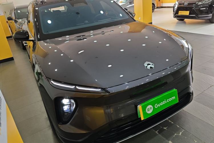Used Nio ES6 2024 75 kWh Front Right 45 Deg