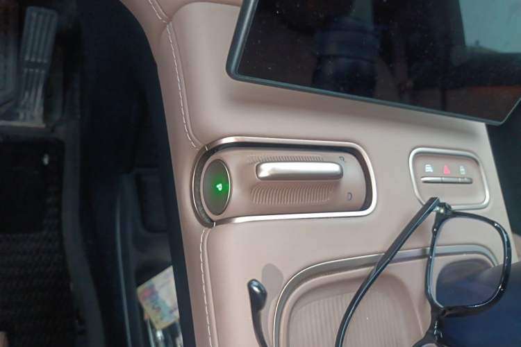 Used Nio ES6 2024 75 kWh Gear Lever