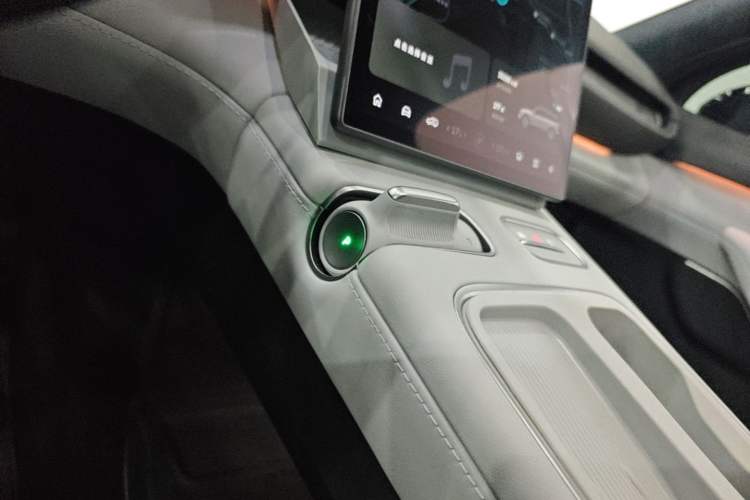 Used Nio ES6 2024 75 kWh Gear Lever