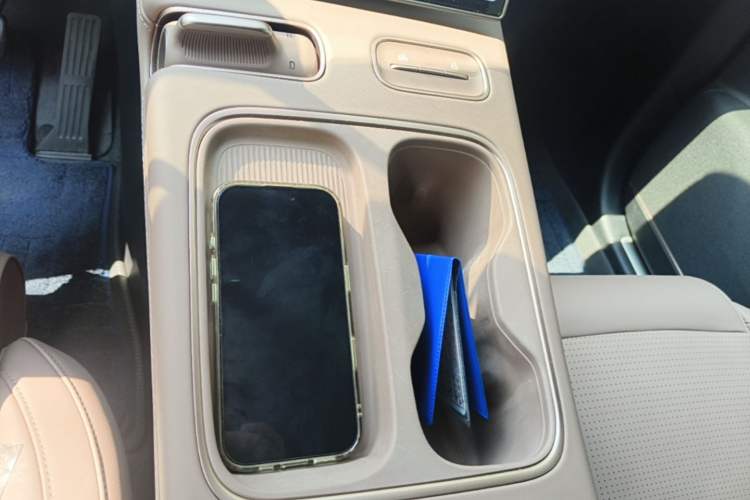 Used Nio ES6 2024 75 kWh Gear Lever