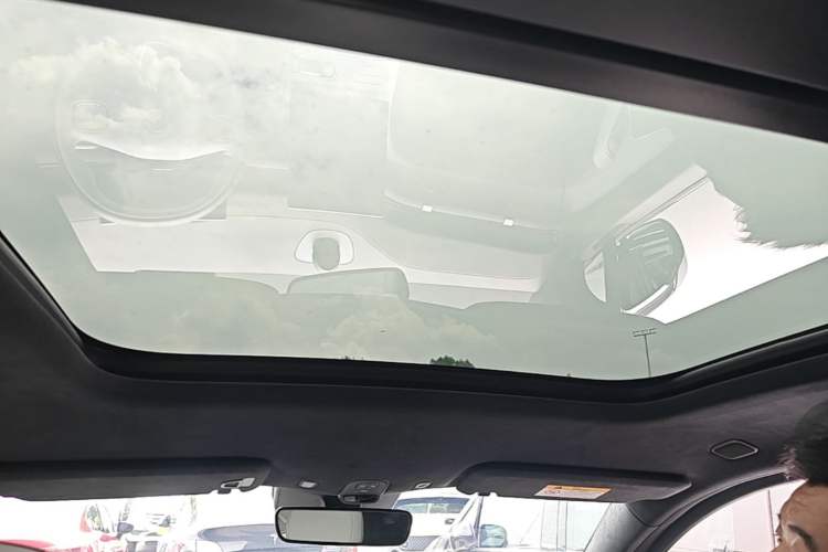 Used Nio ES6 2024 75 kWh Headliner