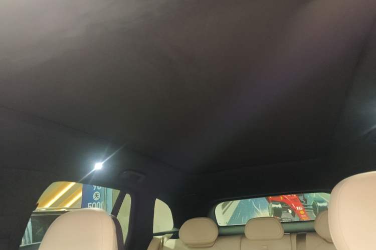 Used Nio ES6 2024 75 kWh Headliner
