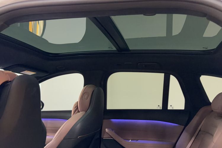 Used Nio ES6 2024 75 kWh Headliner
