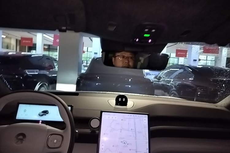 Used Nio ES6 2024 75 kWh Headliner