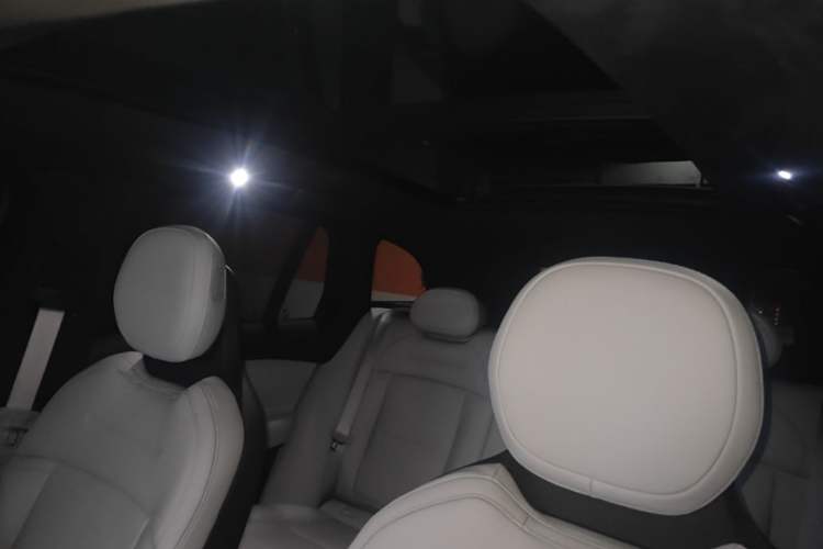 Used Nio ES6 2024 75 kWh Headliner