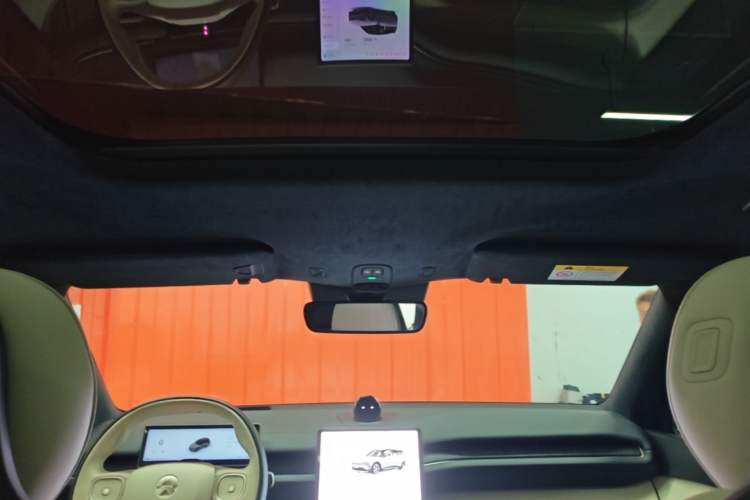 Used Nio ES6 2024 75 kWh Headliner