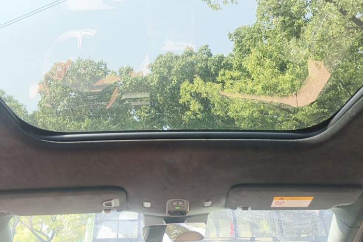 Used Nio ES6 2024 75 kWh Headliner