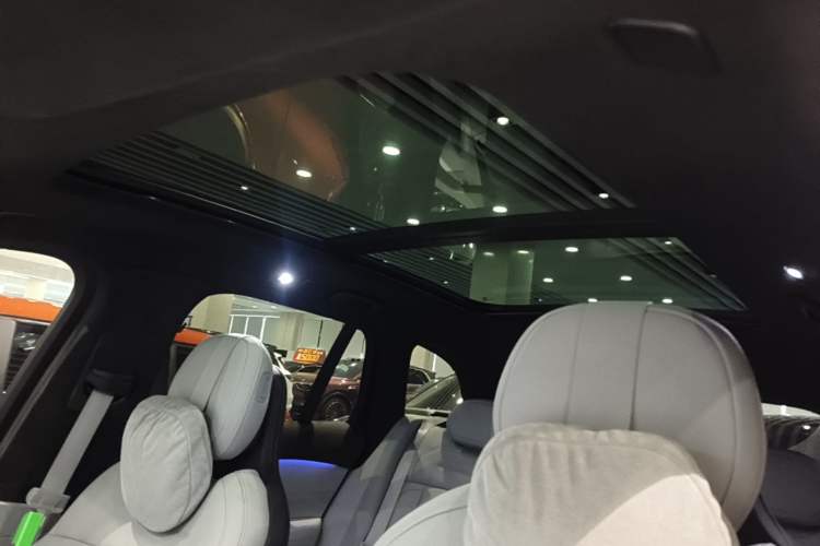 Used Nio ES6 2024 75 kWh Headliner