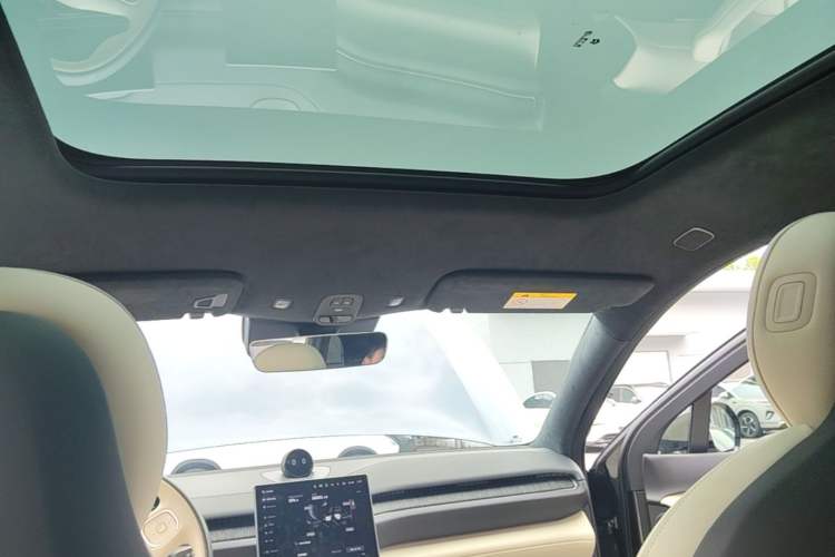 Used Nio ES6 2024 75 kWh Headliner