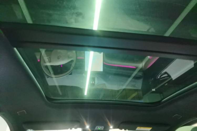 Used Nio ES6 2024 75 kWh Headliner