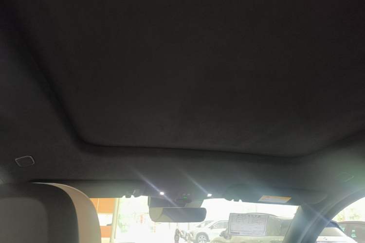 Used Nio ES6 2024 75 kWh Headliner