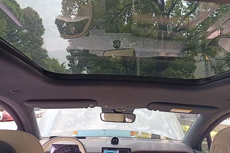 Used Nio ES6 2024 75 kWh Headliner