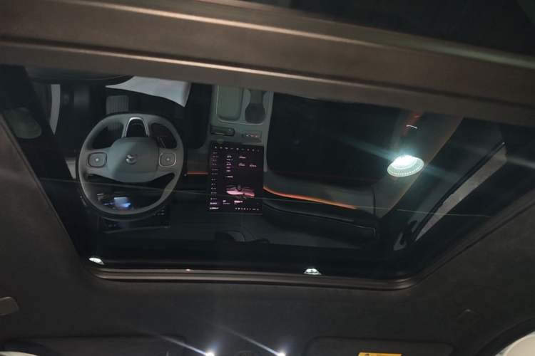 Used Nio ES6 2024 75 kWh Headliner