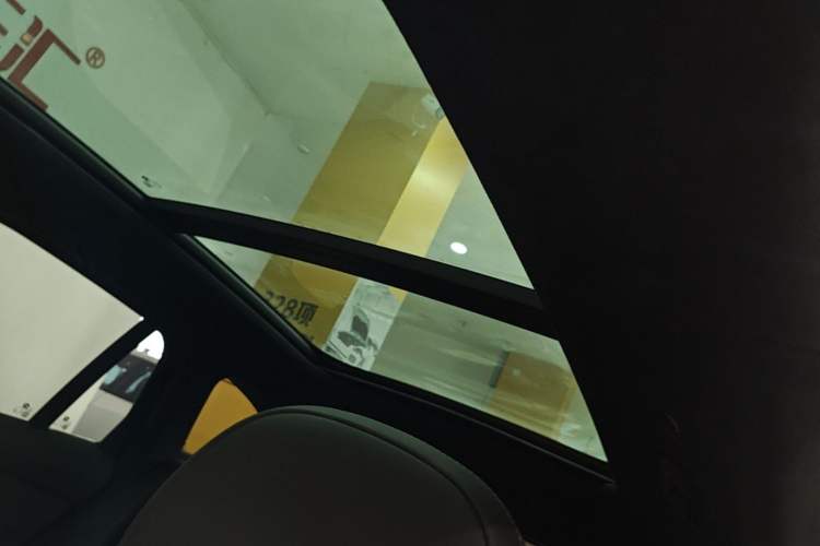 Used Nio ES6 2024 75 kWh Headliner