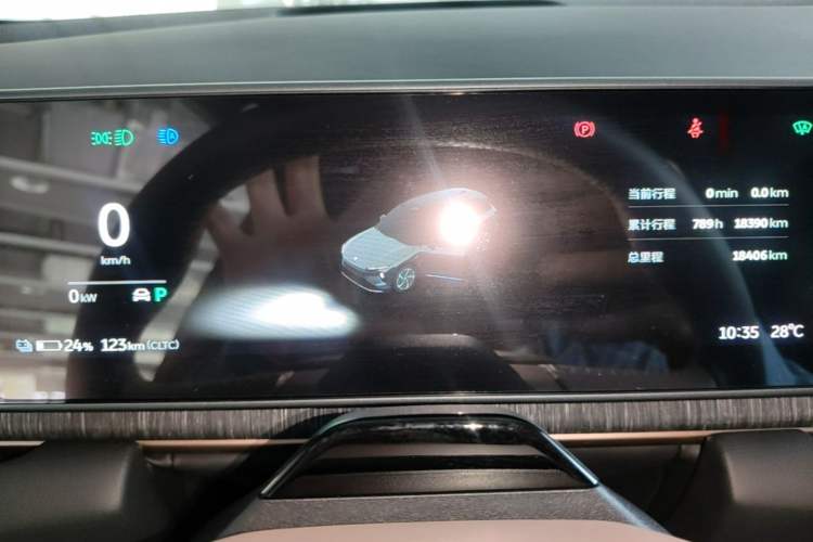Used Nio ES6 2024 75 kWh Instrument Cluster
