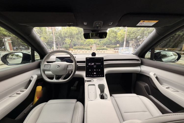 Used Nio ES6 2024 75 kWh Interior 1